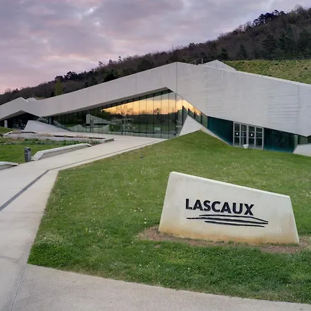 Maison Pour 6 Avec Piscine - Proche De Lascaux Сasa de vacaciones *